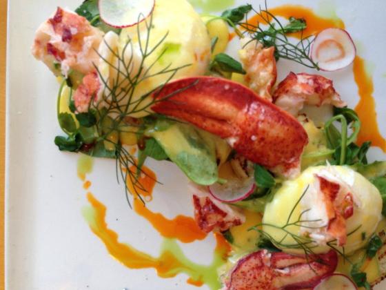 Killer lobster benedict!