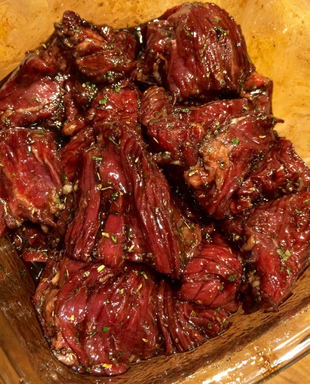 Marinating beef flap.